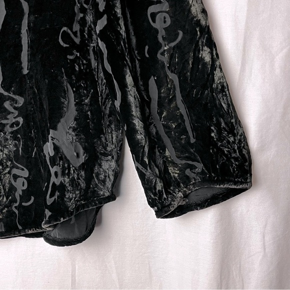 Ania A | Vtg Black Silk Velvet Burnout Asian Inspired Frog Button Top, Medium - Picture 5 of 6